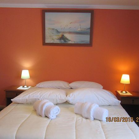 Patagonia Swiss House Hotel Puerto Natales Exterior foto