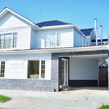 Patagonia Swiss House Hotel Puerto Natales Exterior foto
