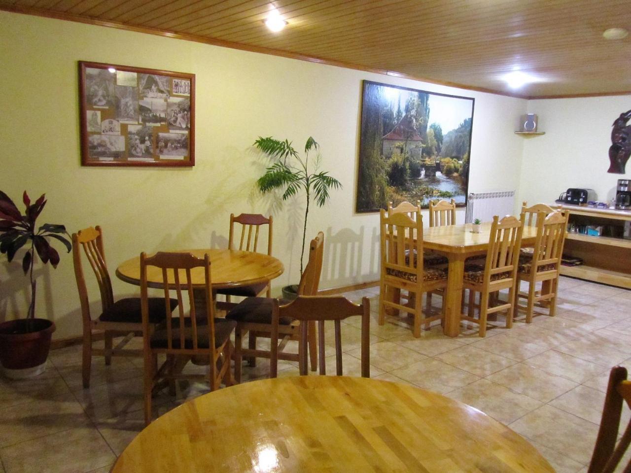 Patagonia Swiss House Hotel Puerto Natales Exterior foto